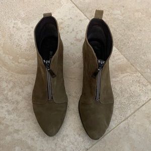 Cuplé brand name Spanish booties